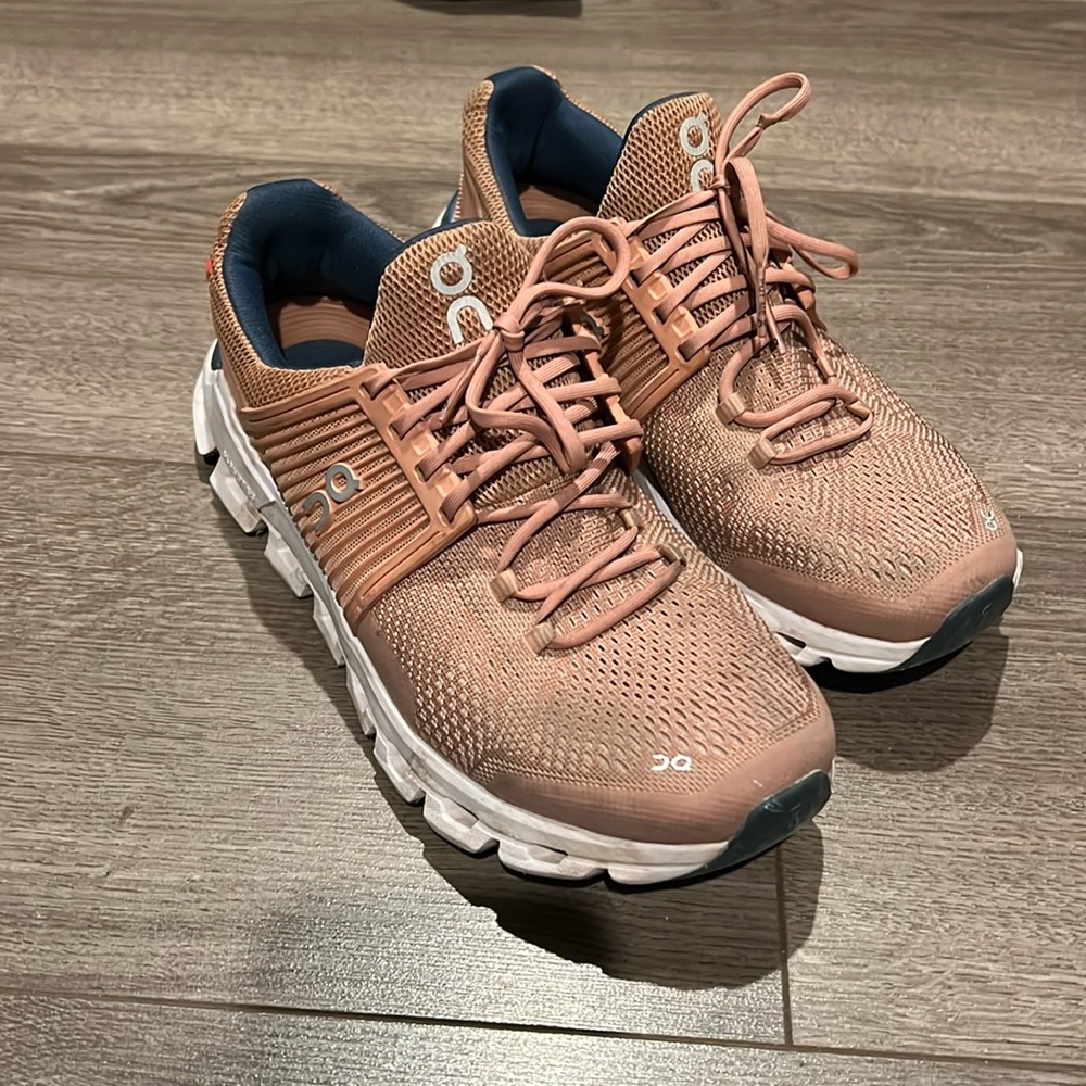 On running shoes size 8